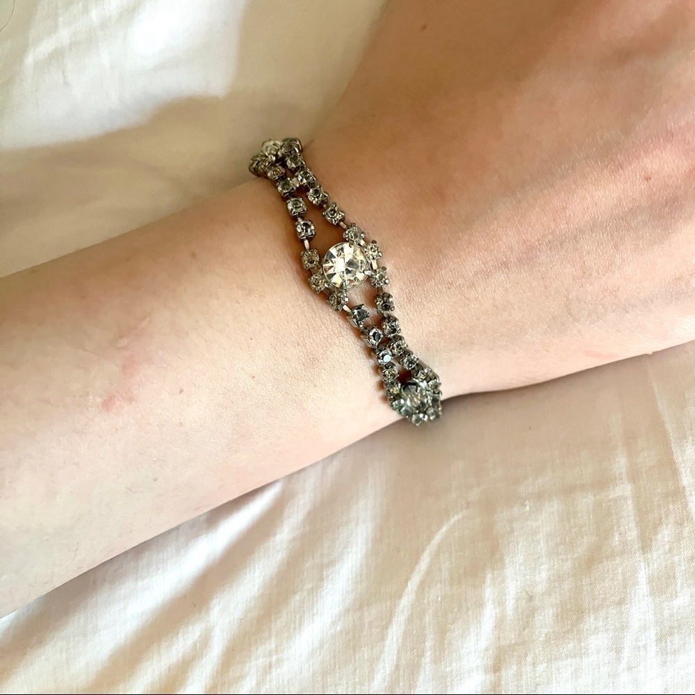 Vintage Costume bracelet and earrings - Picture 4 of 8